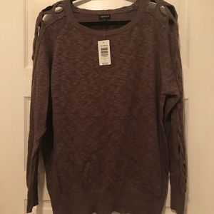 Torrid sweater size 2 NWT. Mauve/grey color.